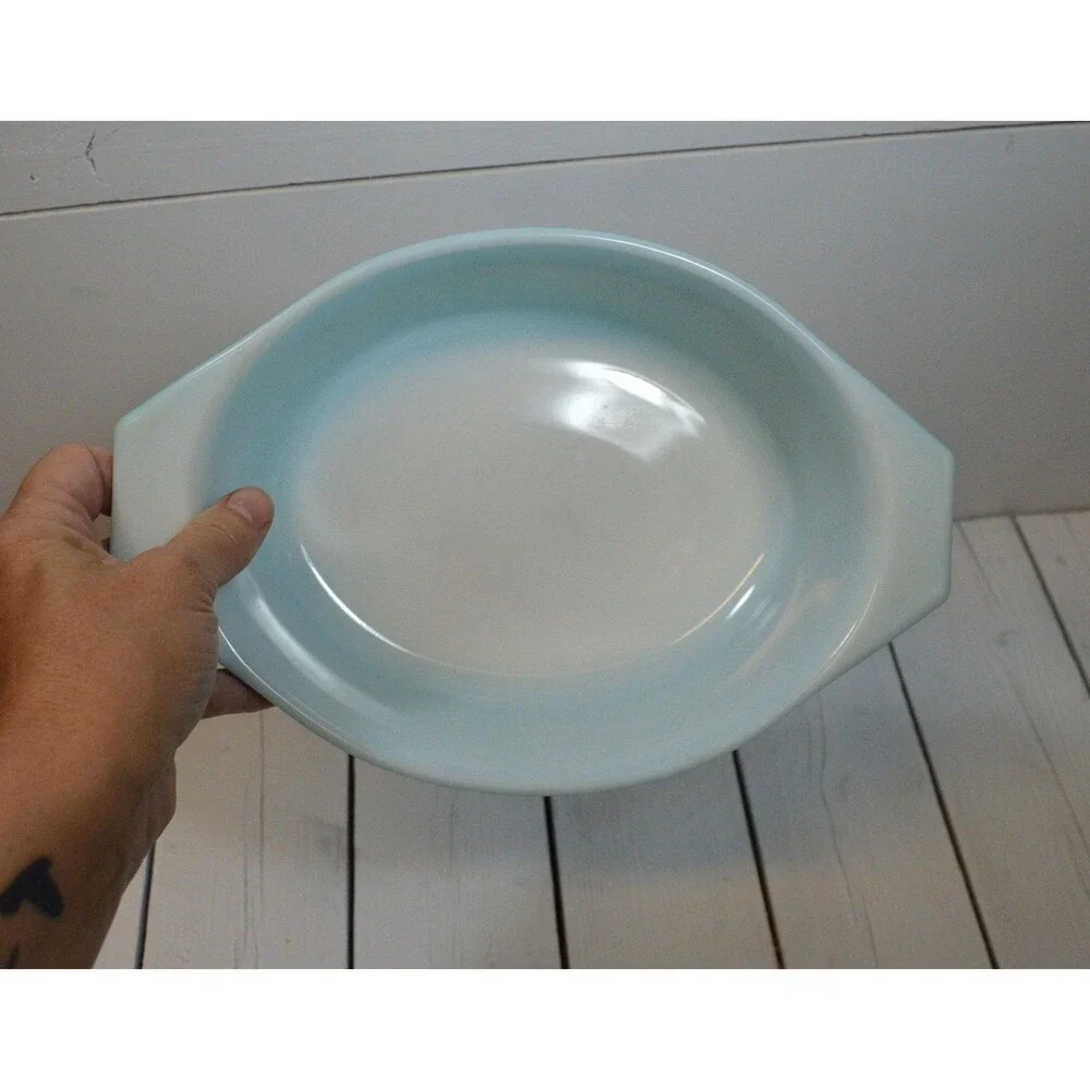 Vintage Pyrex Blue Doily Oval Casserole #043 with Lid